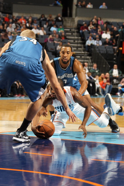 对艾顿采取 对艾顿采取