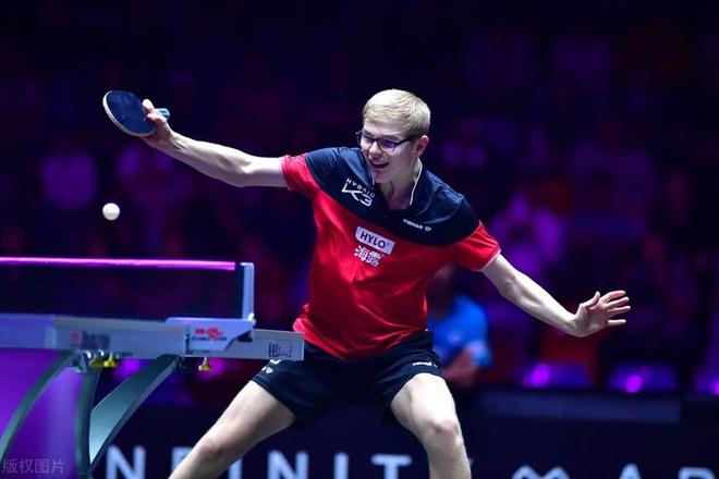 日益激烈的 日益激烈的