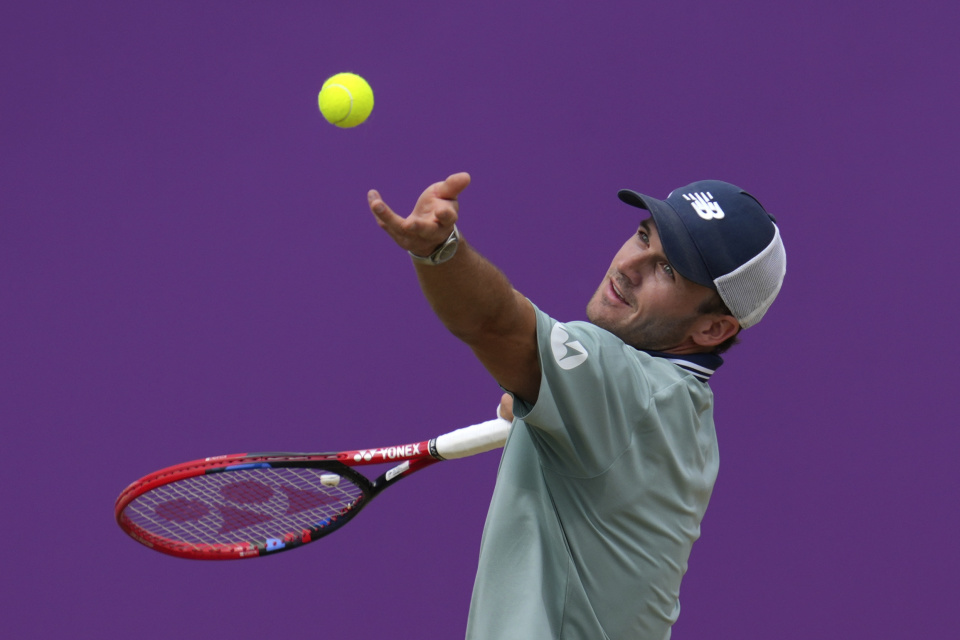 前腰甚至边 前腰甚至边