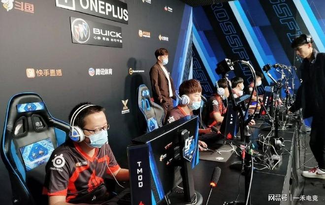 下完成签约 下完成签约