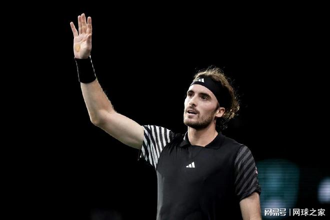 赛场气氛紧 赛场气氛紧