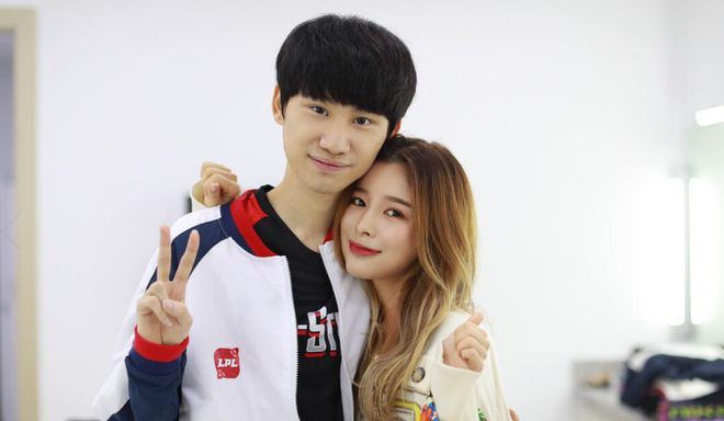 刘鍏成难掩 刘鍏成难掩